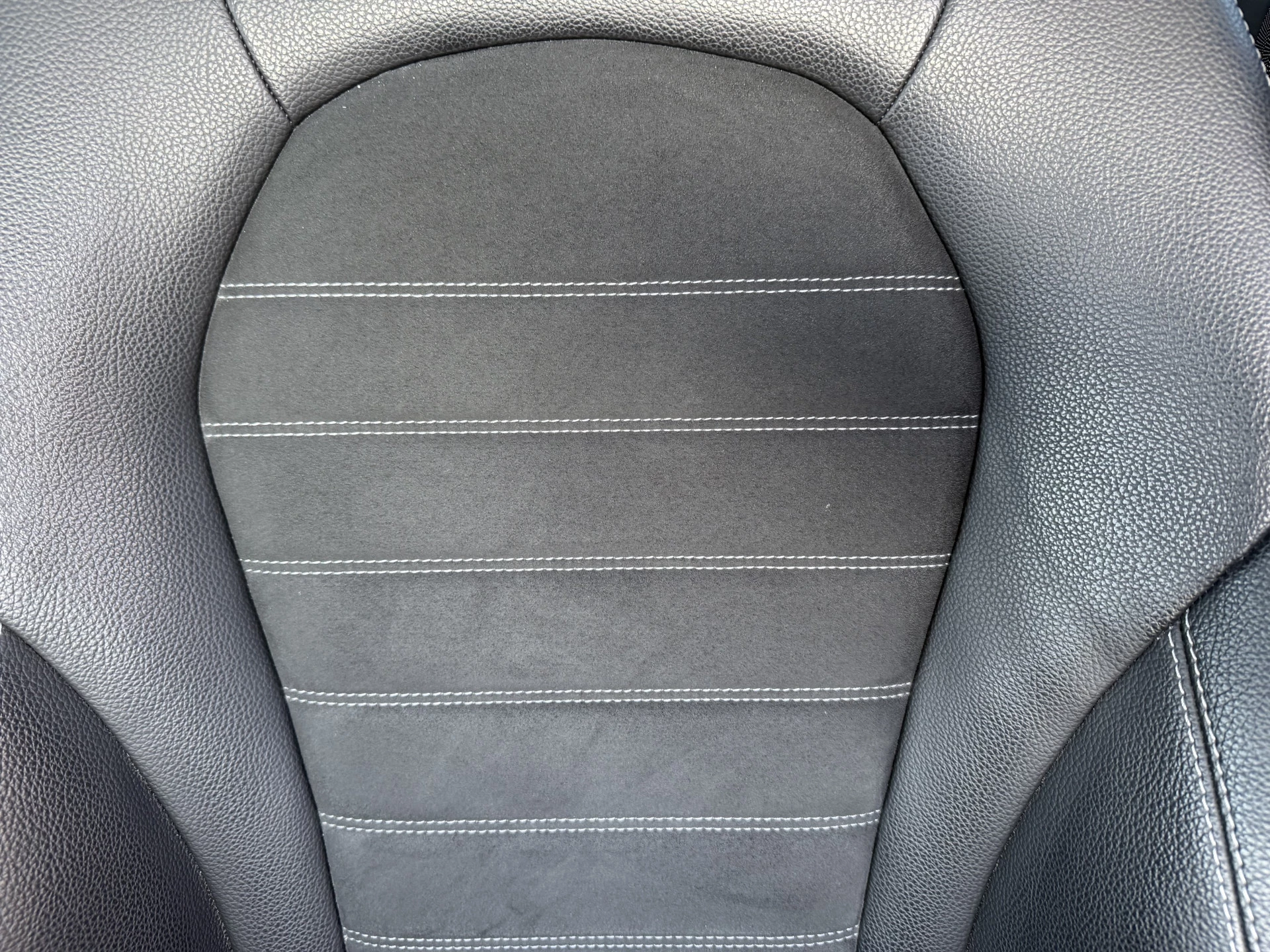 Hoofdafbeelding Mercedes-Benz EQC