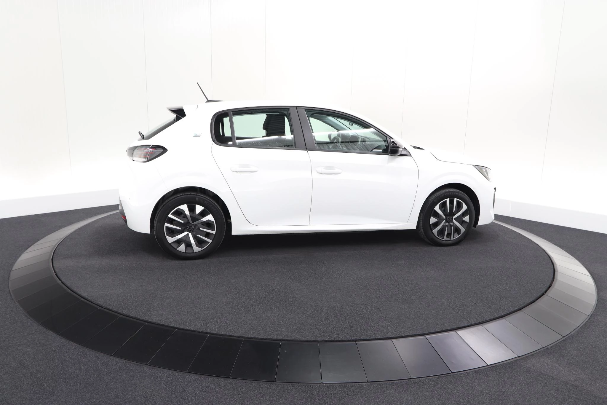 Hoofdafbeelding Peugeot e-208