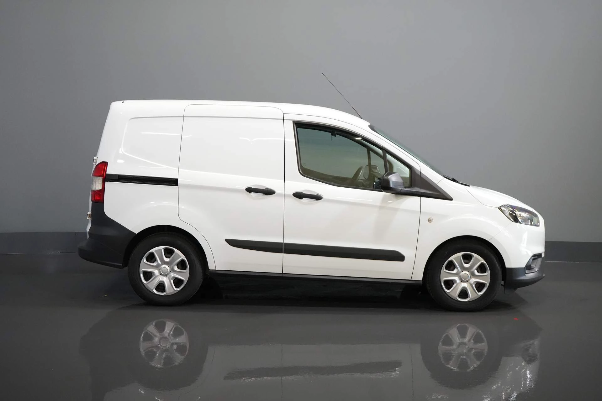 Hoofdafbeelding Ford Transit Courier