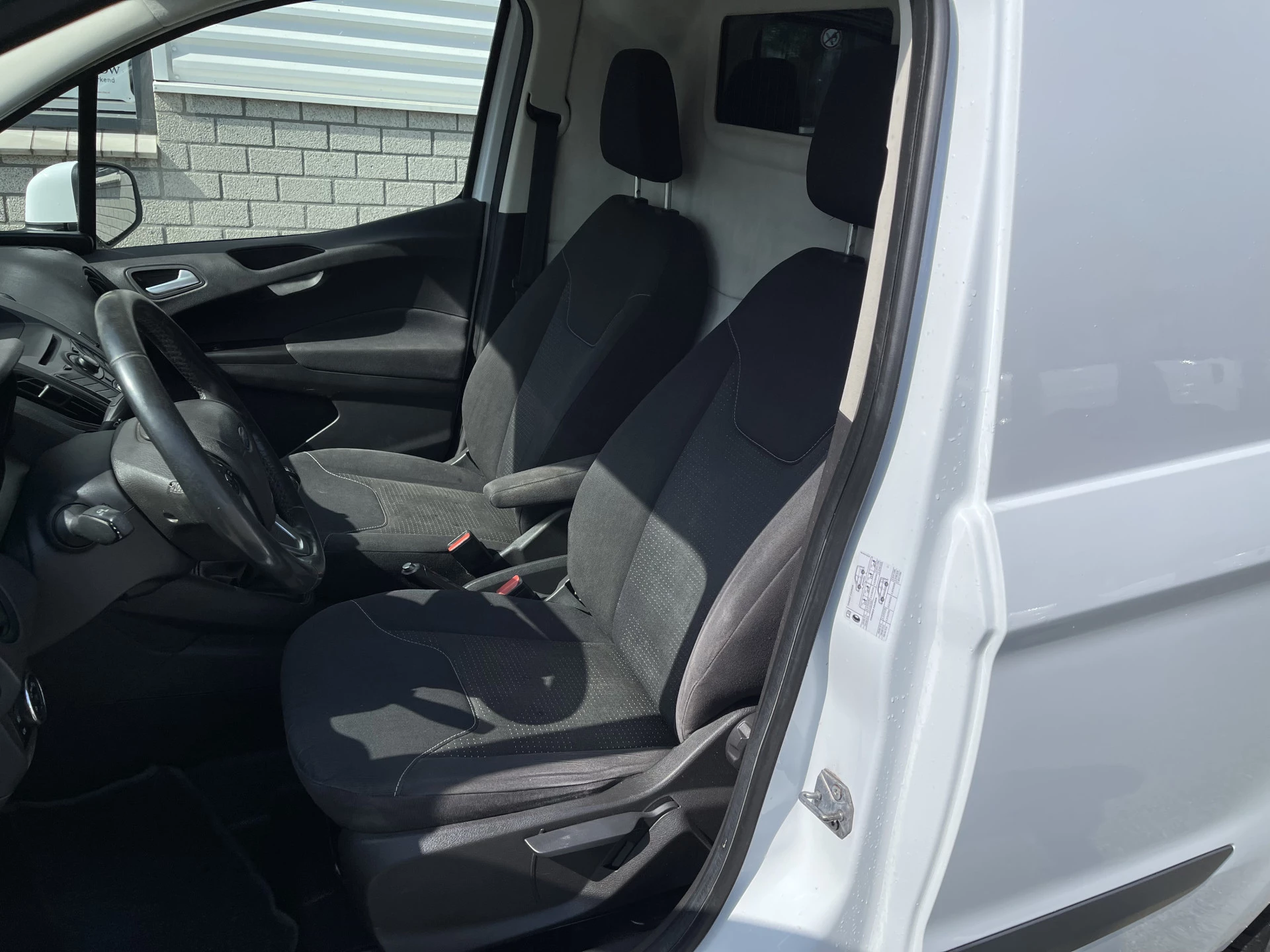 Hoofdafbeelding Ford Transit Courier