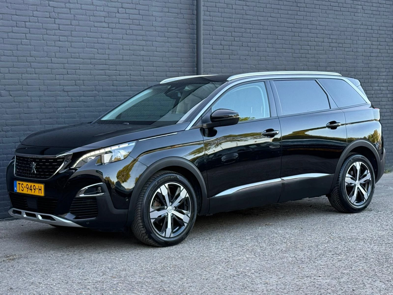 Hoofdafbeelding Peugeot 5008