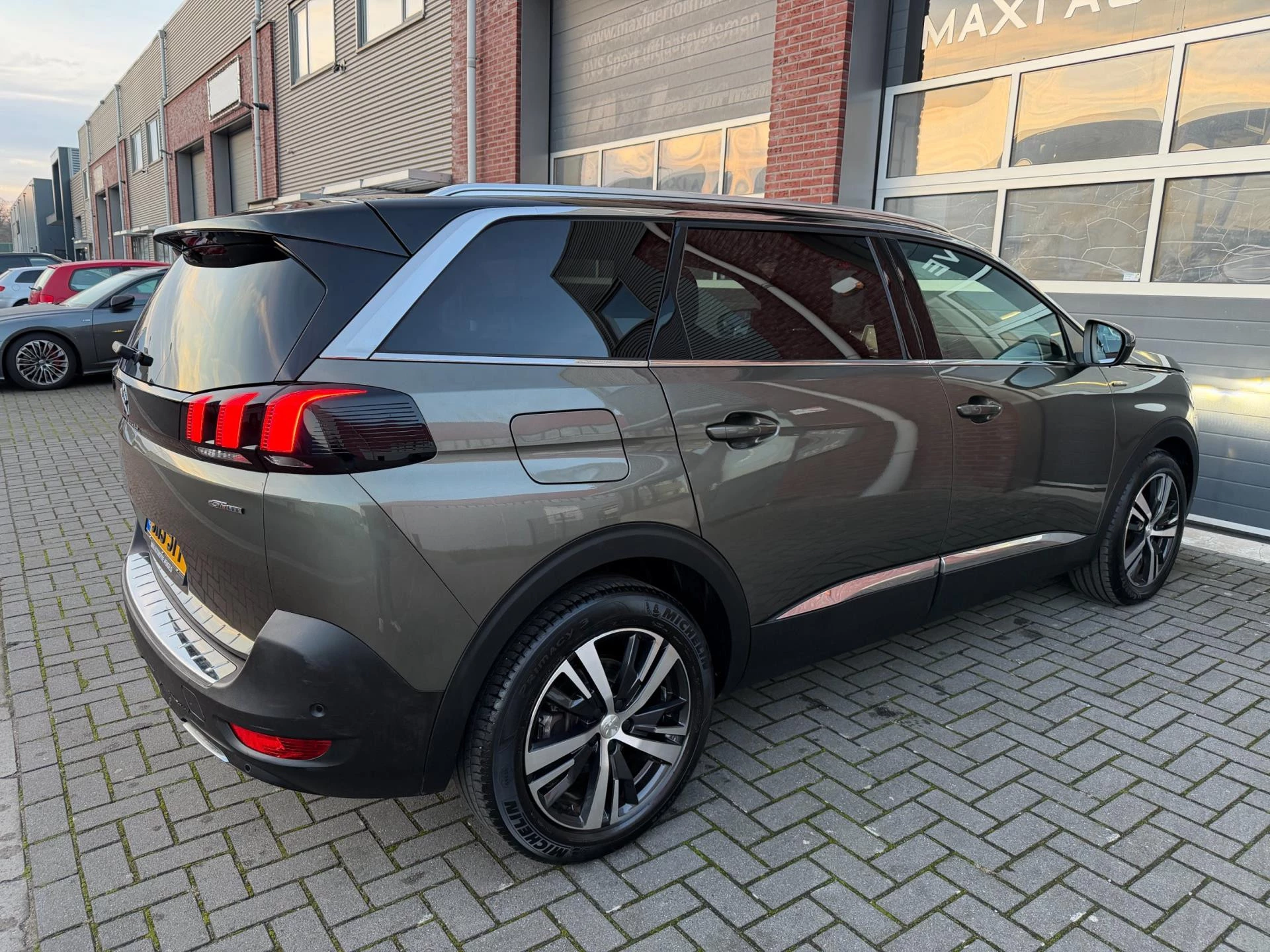 Hoofdafbeelding Peugeot 5008