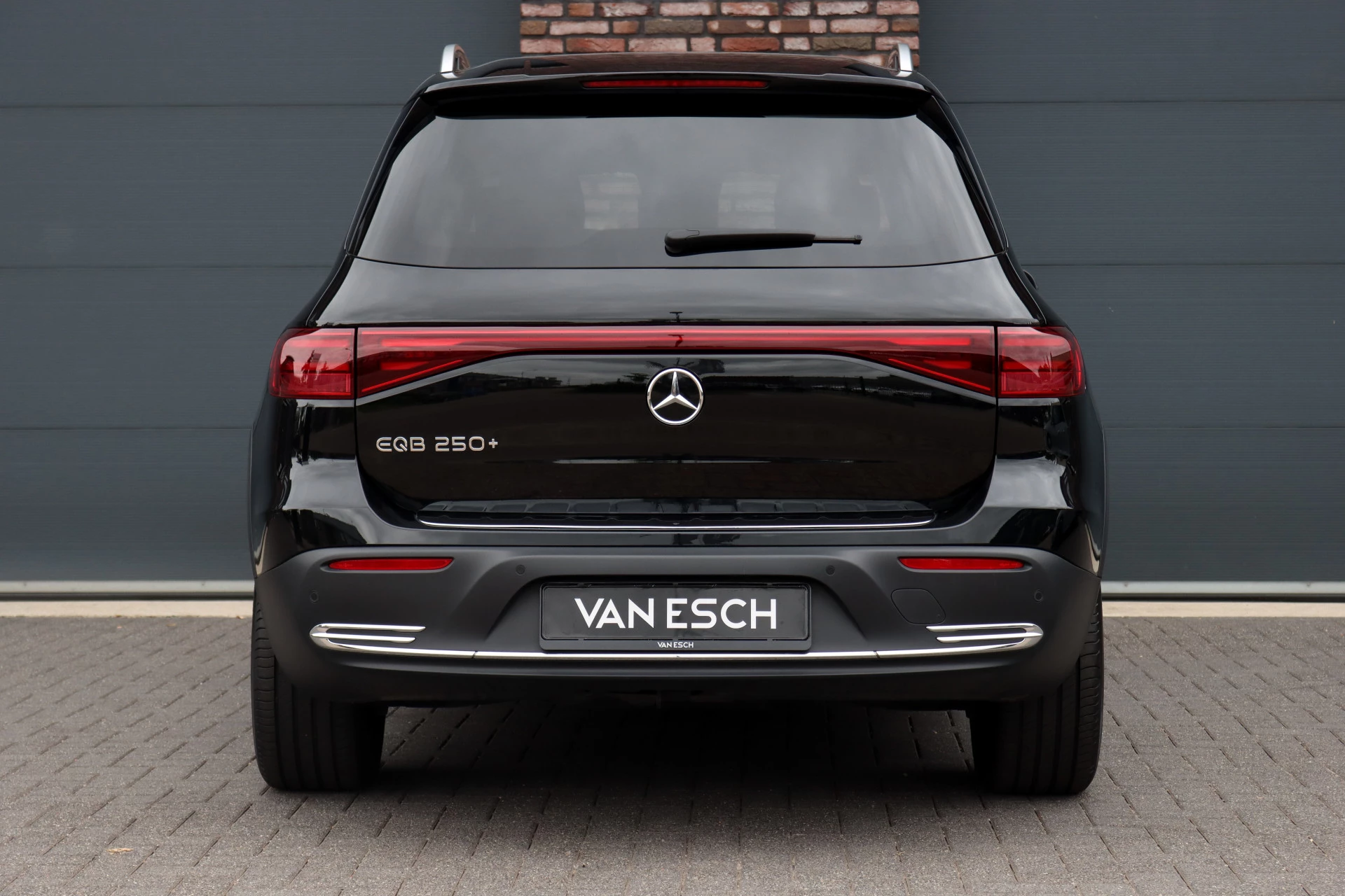 Hoofdafbeelding Mercedes-Benz EQB