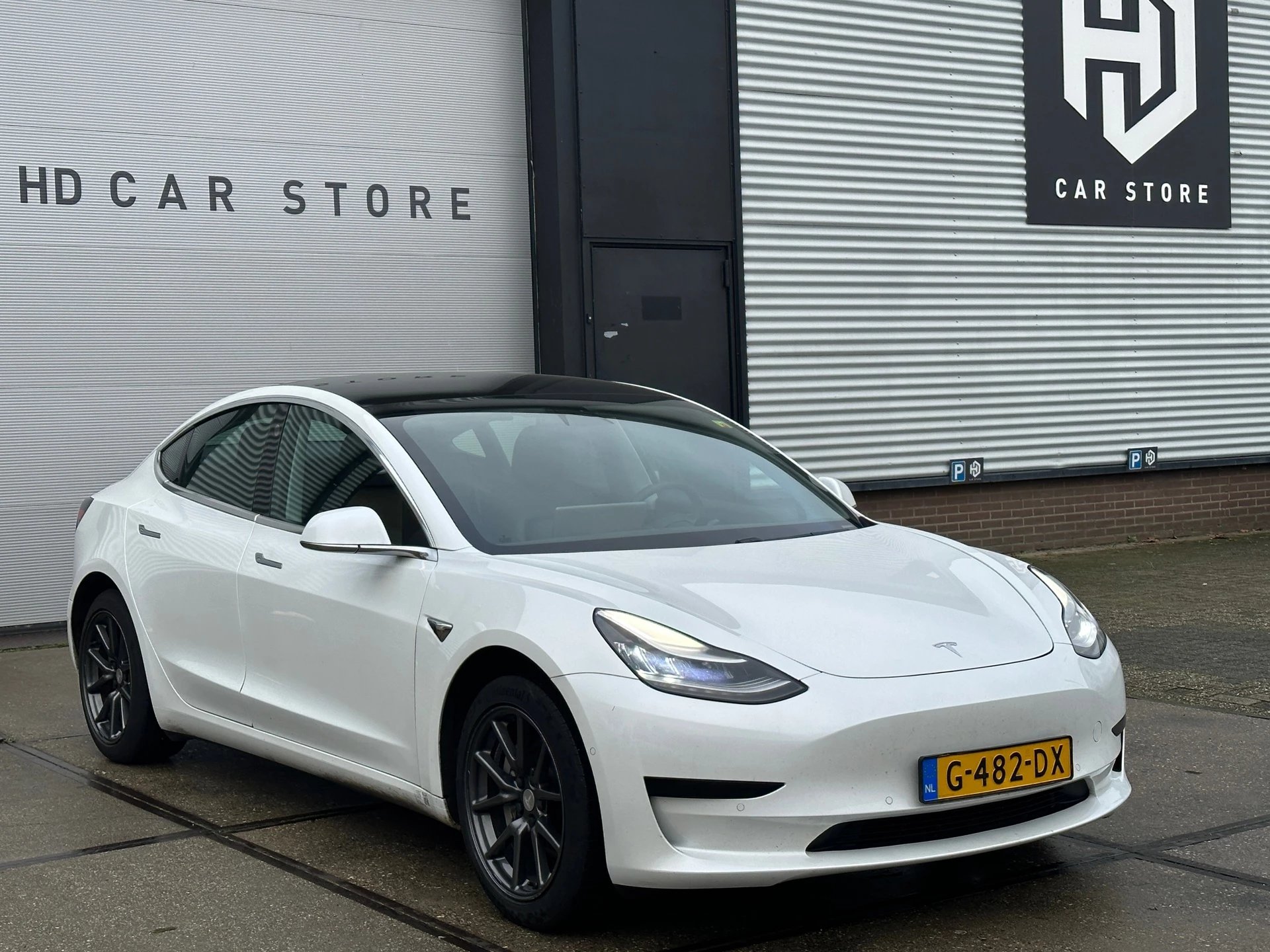 Hoofdafbeelding Tesla Model 3