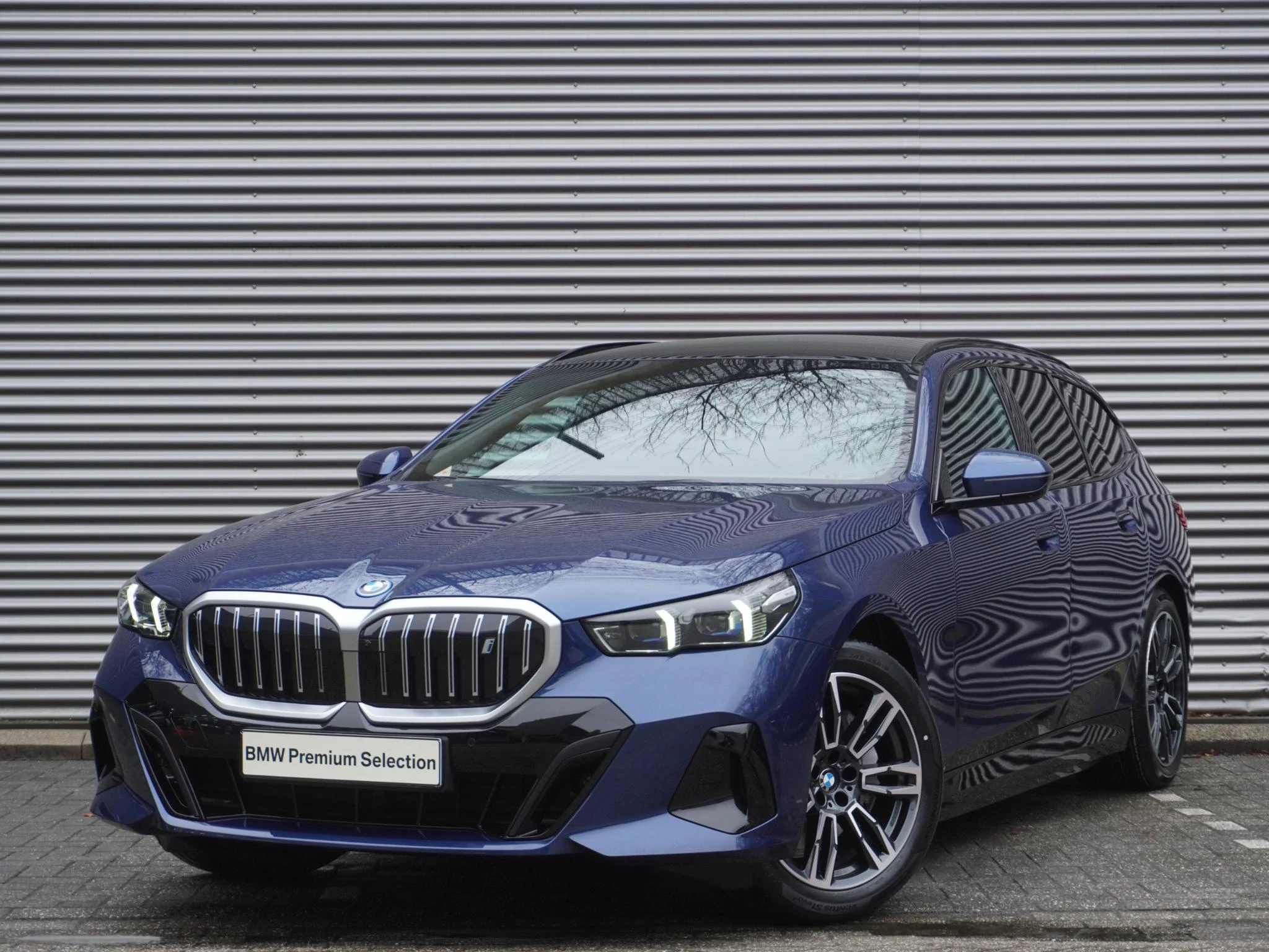 Hoofdafbeelding BMW i5