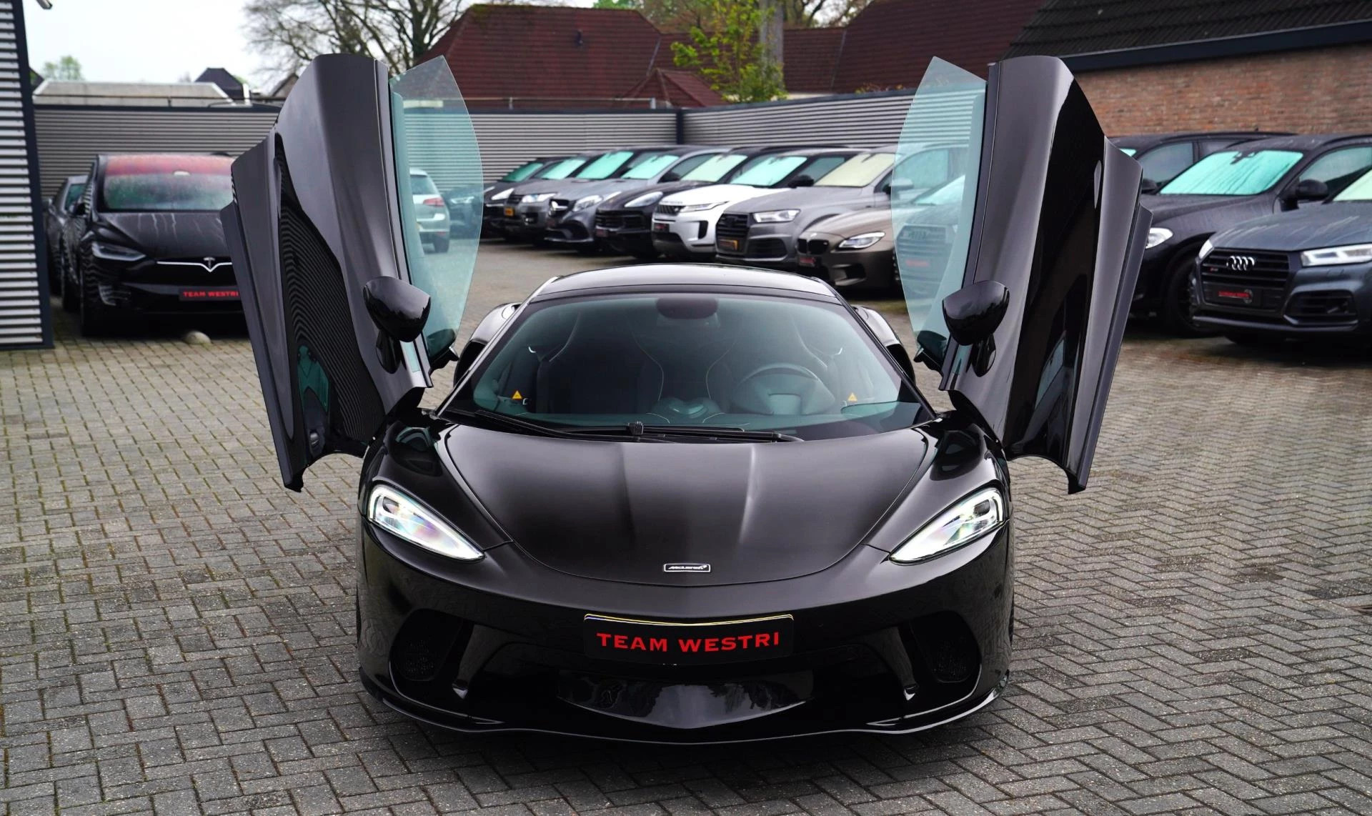 Hoofdafbeelding McLaren GT