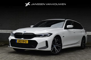BMW 3-serie Touring 320e xDrive / PHEV M-Sport / Stoelverwarming / Parking Pack / Adaptief LED