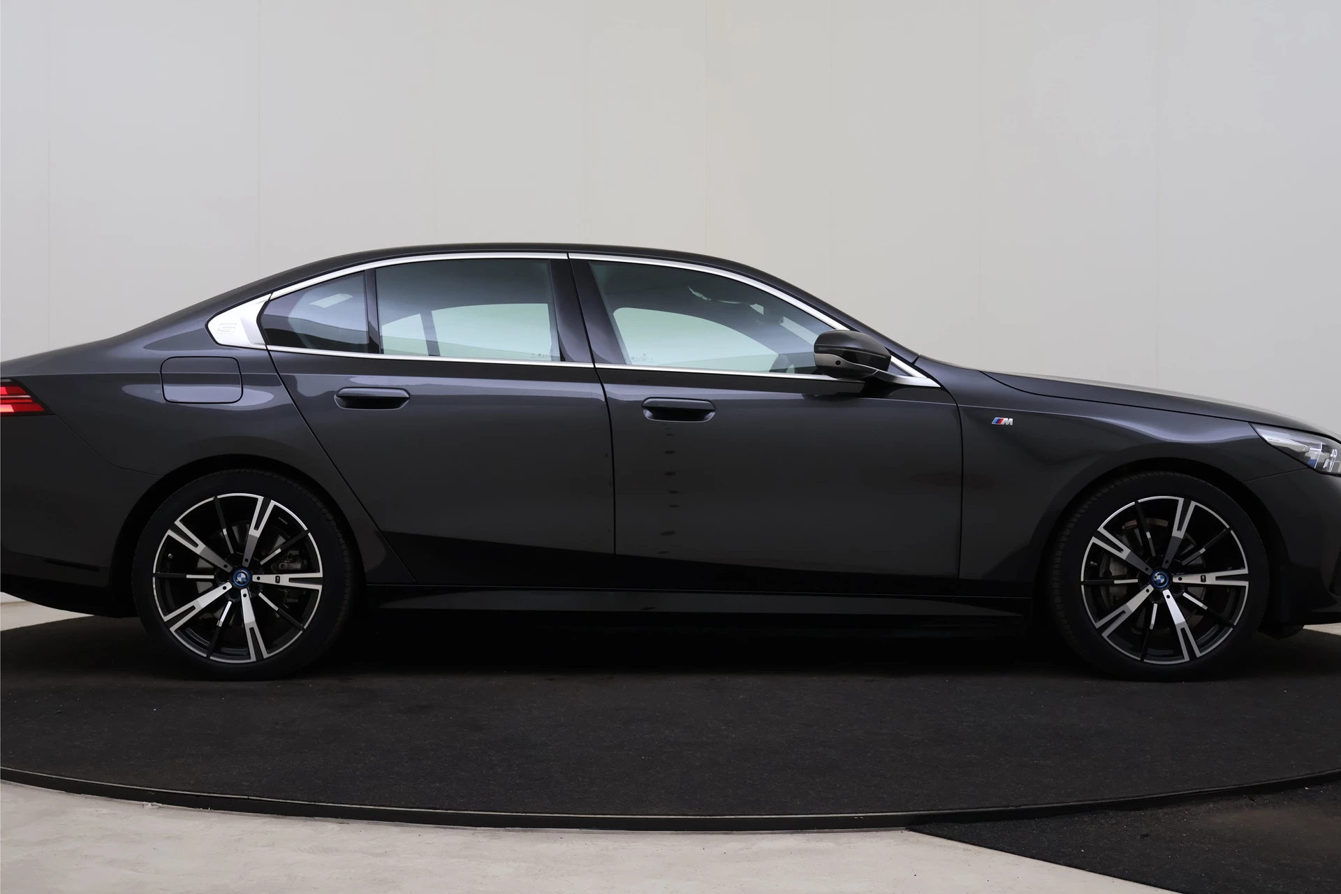Hoofdafbeelding BMW i5