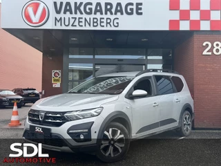 Hoofdafbeelding Dacia Jogger Dacia Jogger 1.0 TCe 110 Extreme 5p. // TREKHAAK // NAVI // CAMERA // PDC // DODENHOEK SENSOR // CRUISE // APPLE CARPLAY - ANDROID AUTO //