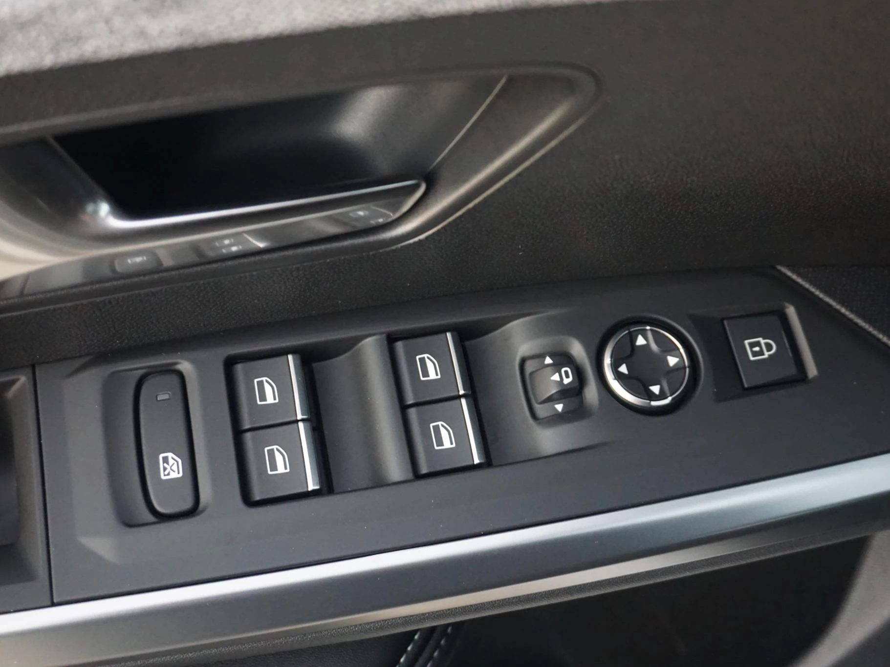 Hoofdafbeelding Peugeot e-3008