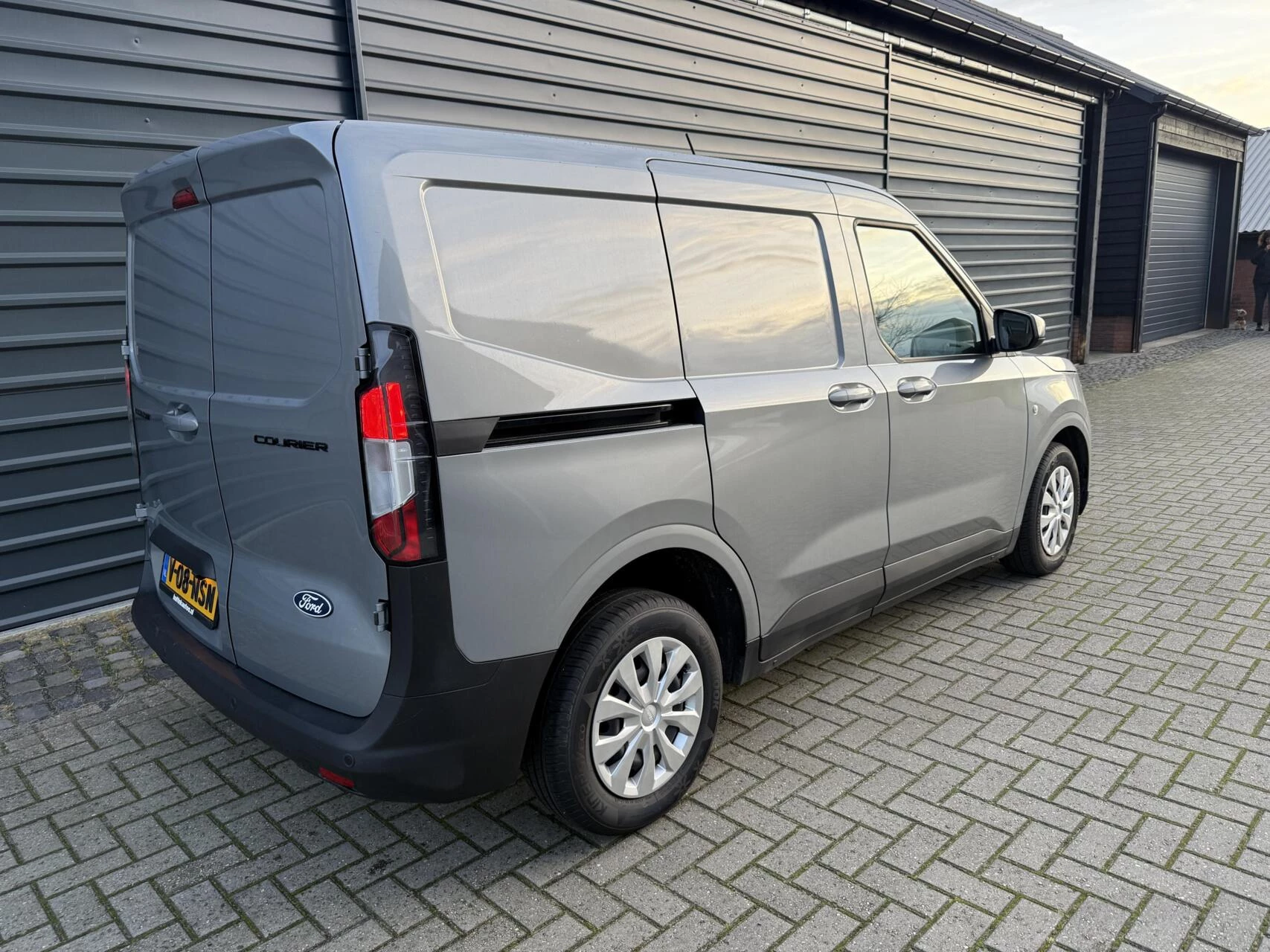 Hoofdafbeelding Ford Transit Courier