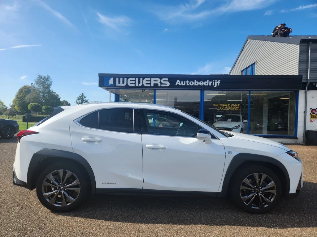Hoofdafbeelding Lexus UX