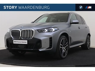 BMW X5 xDrive50e High Executive M Sport Automaat / Panoramadak Sky Lounge / Trekhaak / Massagefunctie / Bowers & Wilkins / Soft-Close / Parking Assistant Professional
