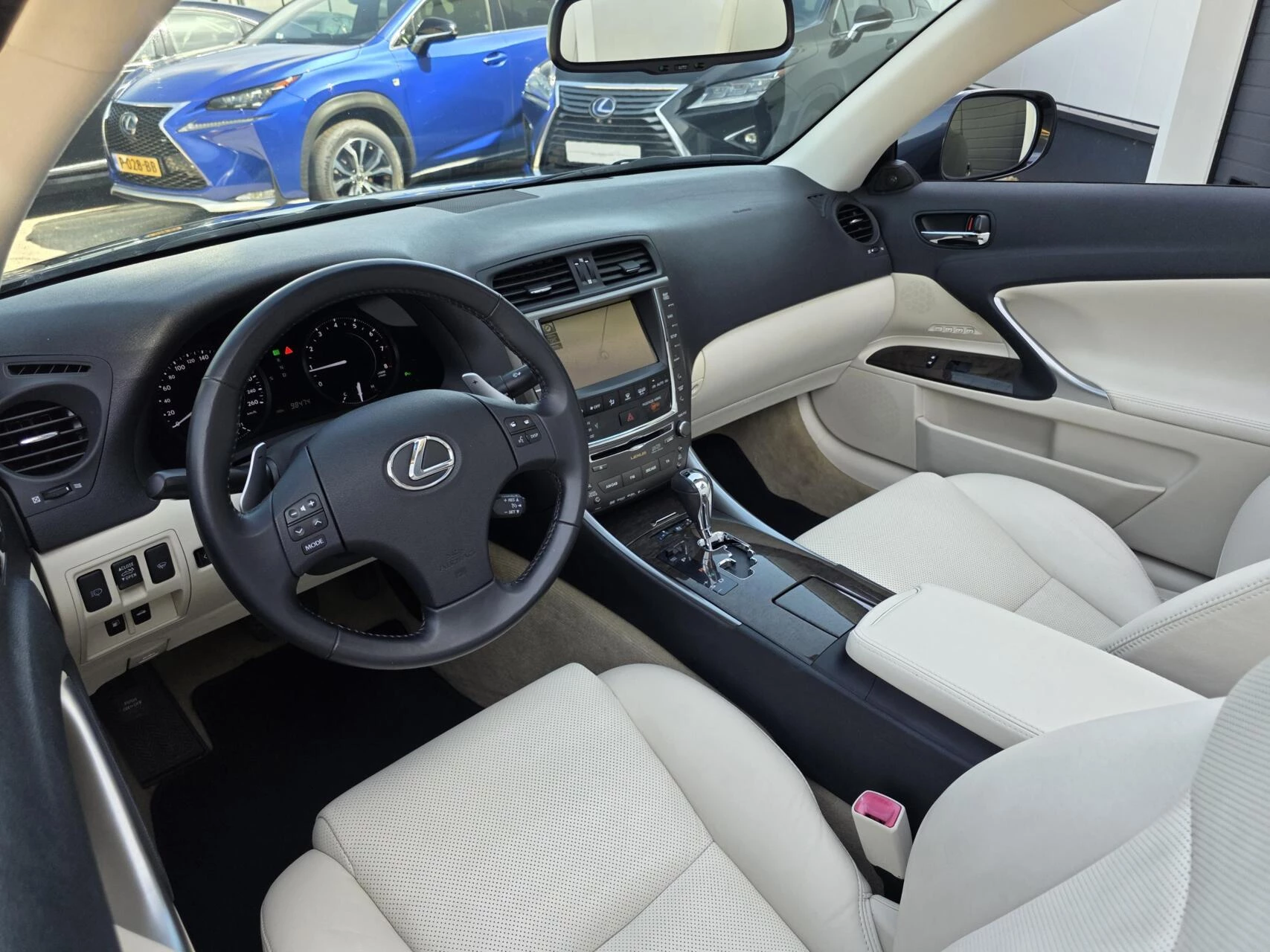 Hoofdafbeelding Lexus IS