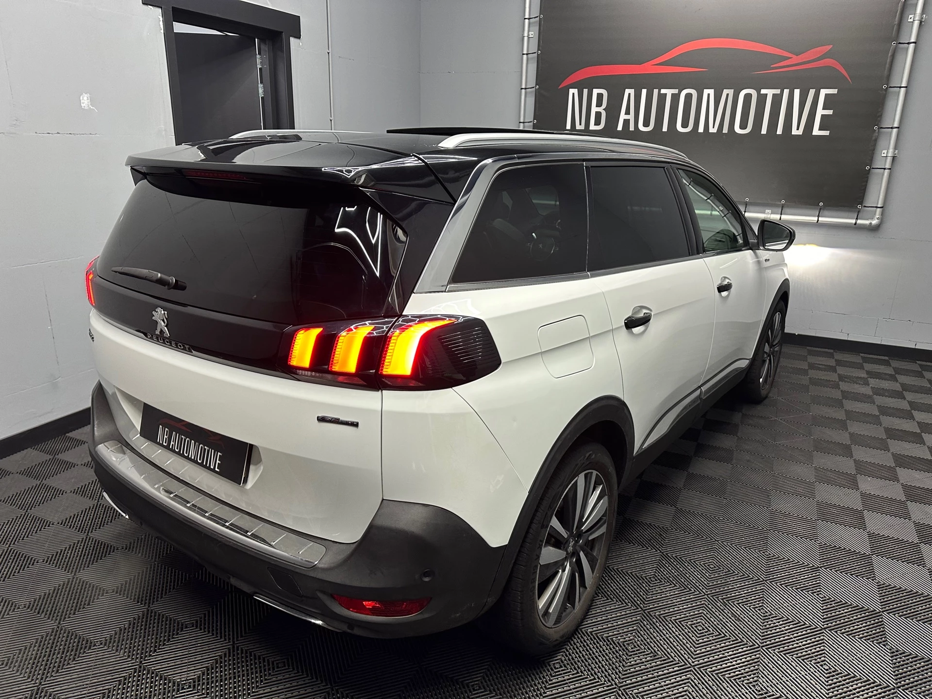 Hoofdafbeelding Peugeot 5008