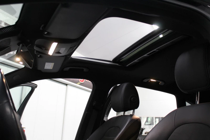 Hoofdafbeelding Mercedes-Benz EQC