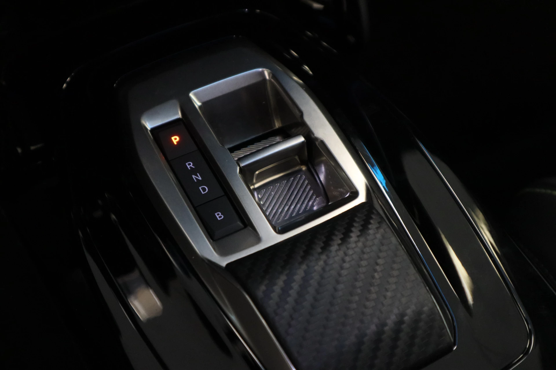 Hoofdafbeelding Peugeot e-2008