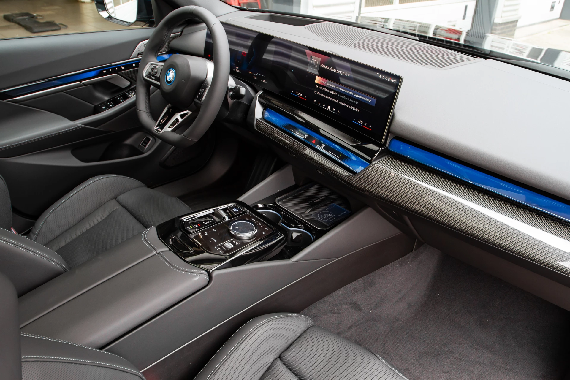 Hoofdafbeelding BMW i5