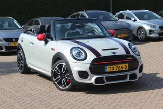 MINI Cooper Cabrio Mini 2.0 John Works Chili / Full options / Camera / JCW Package / Head-up display / DAB / Harman Kardon