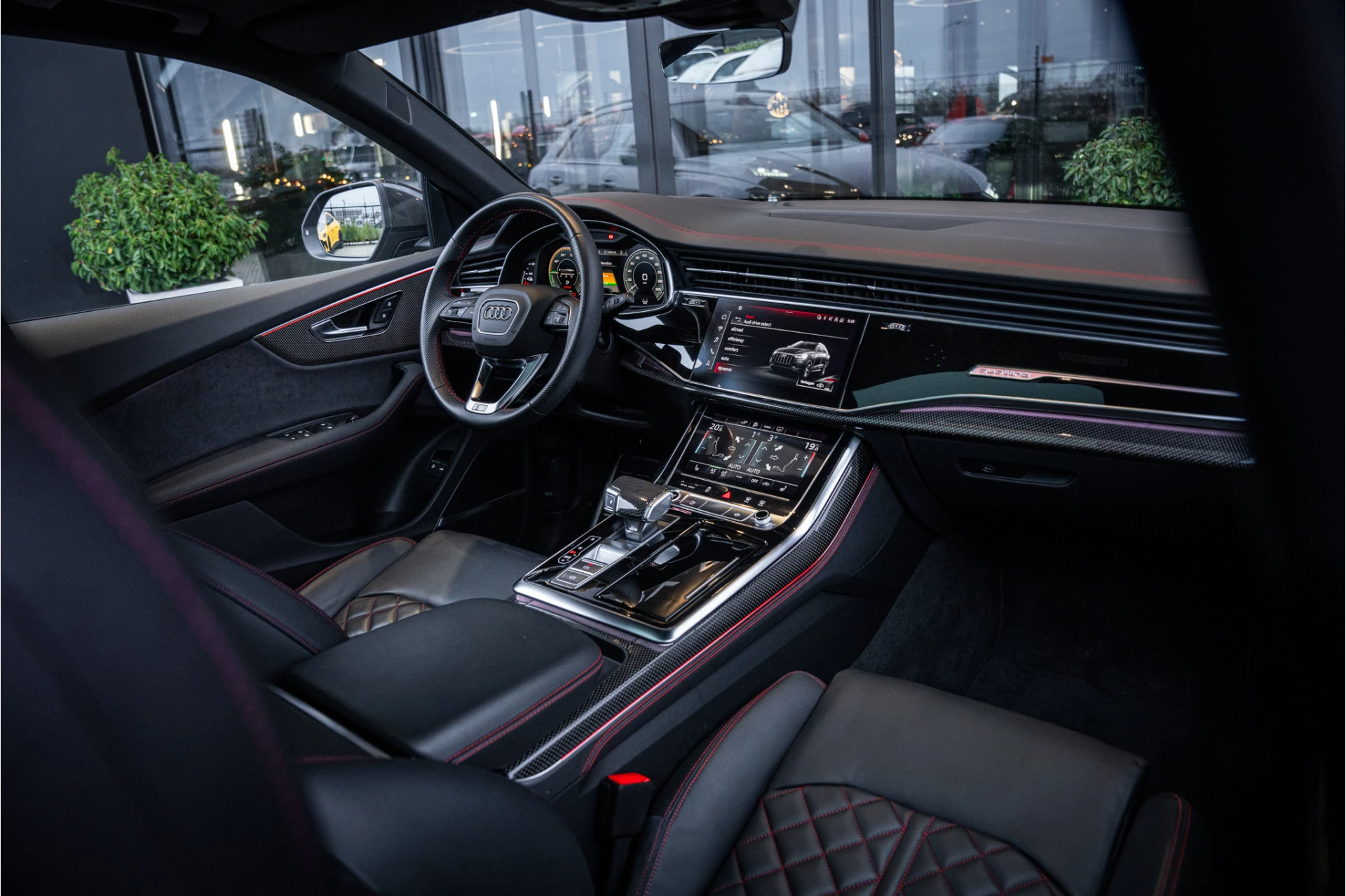 Hoofdafbeelding Audi Q8