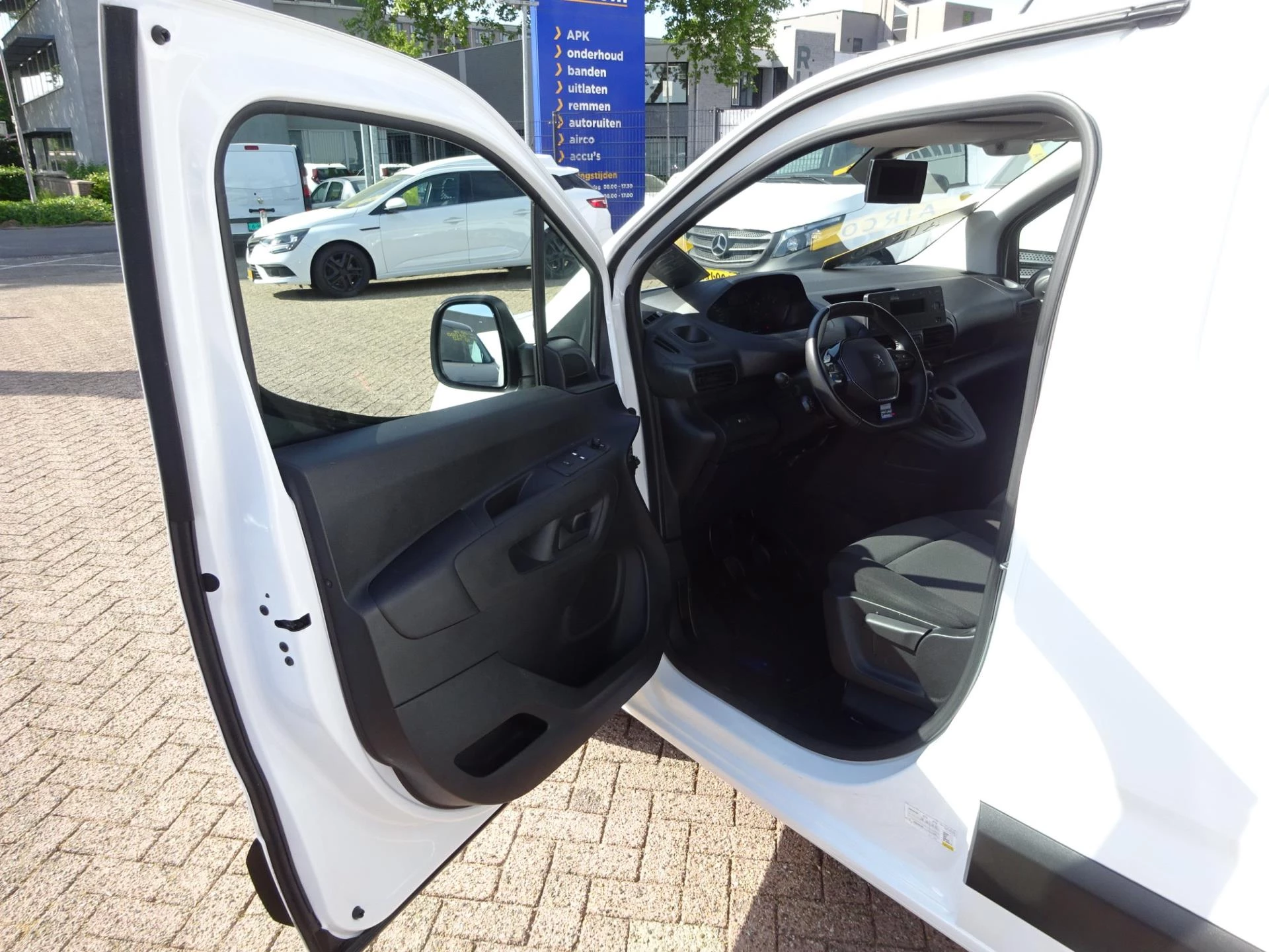 Hoofdafbeelding Peugeot Partner