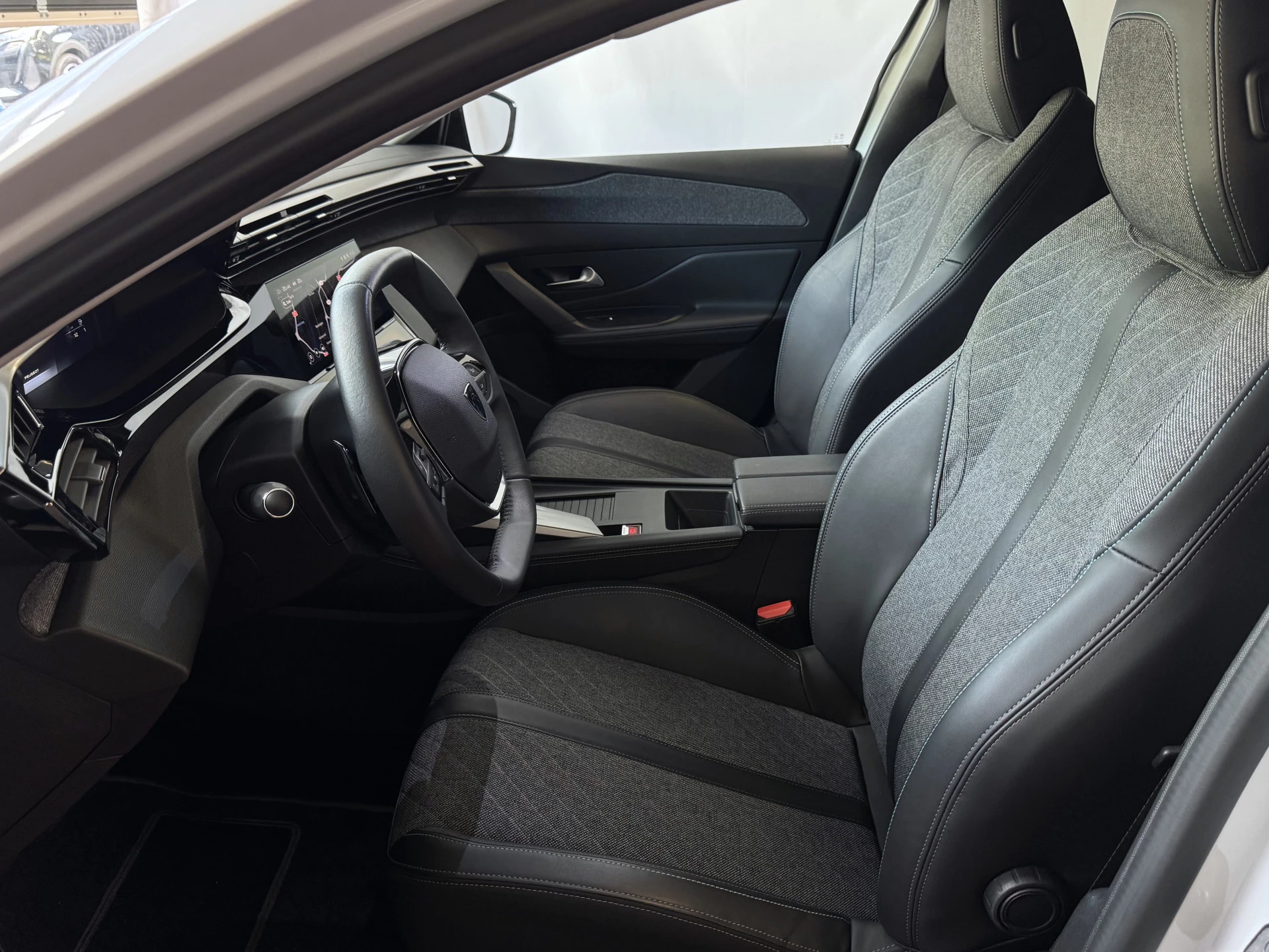Hoofdafbeelding Peugeot 408