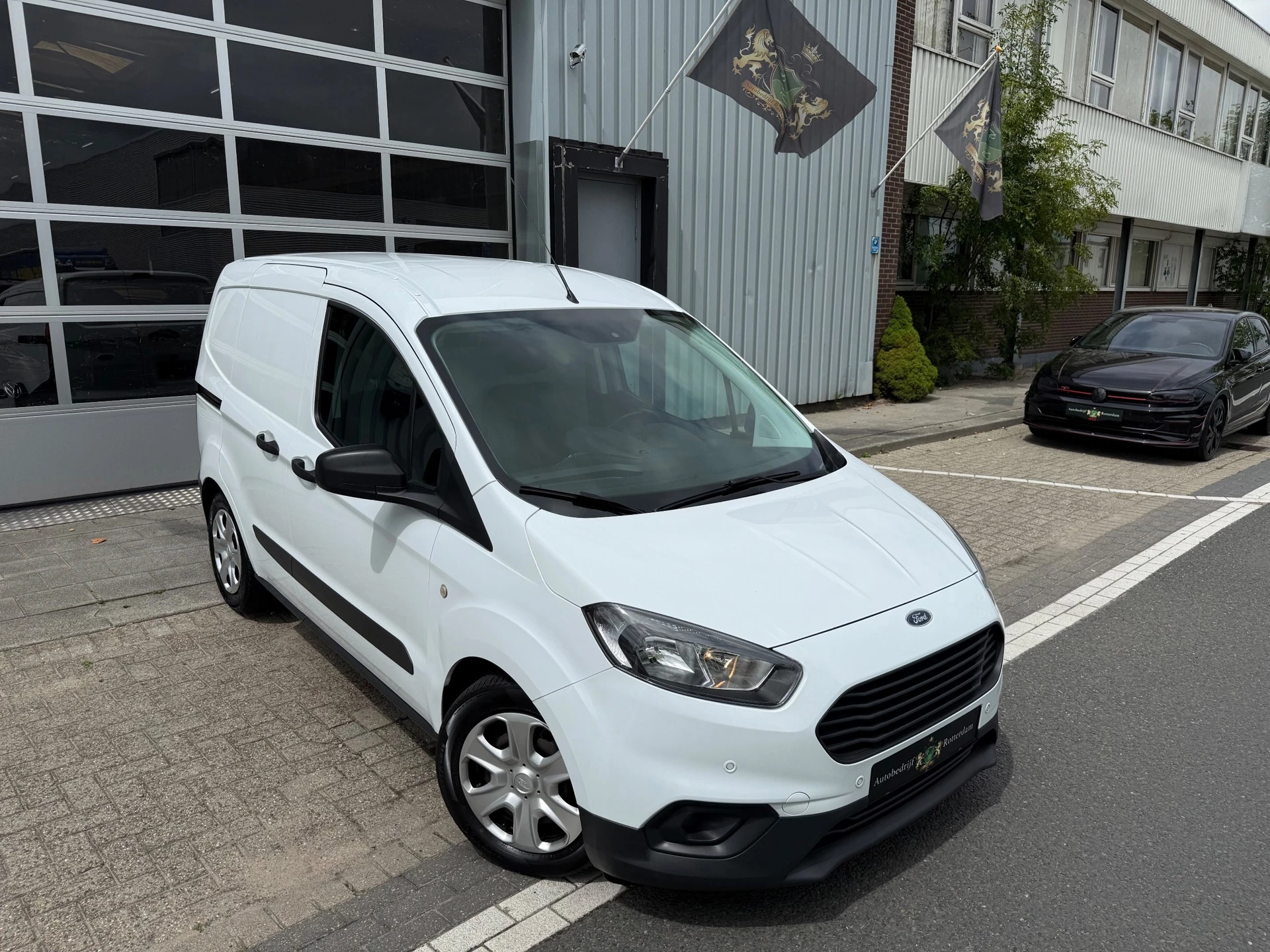Hoofdafbeelding Ford Transit Courier