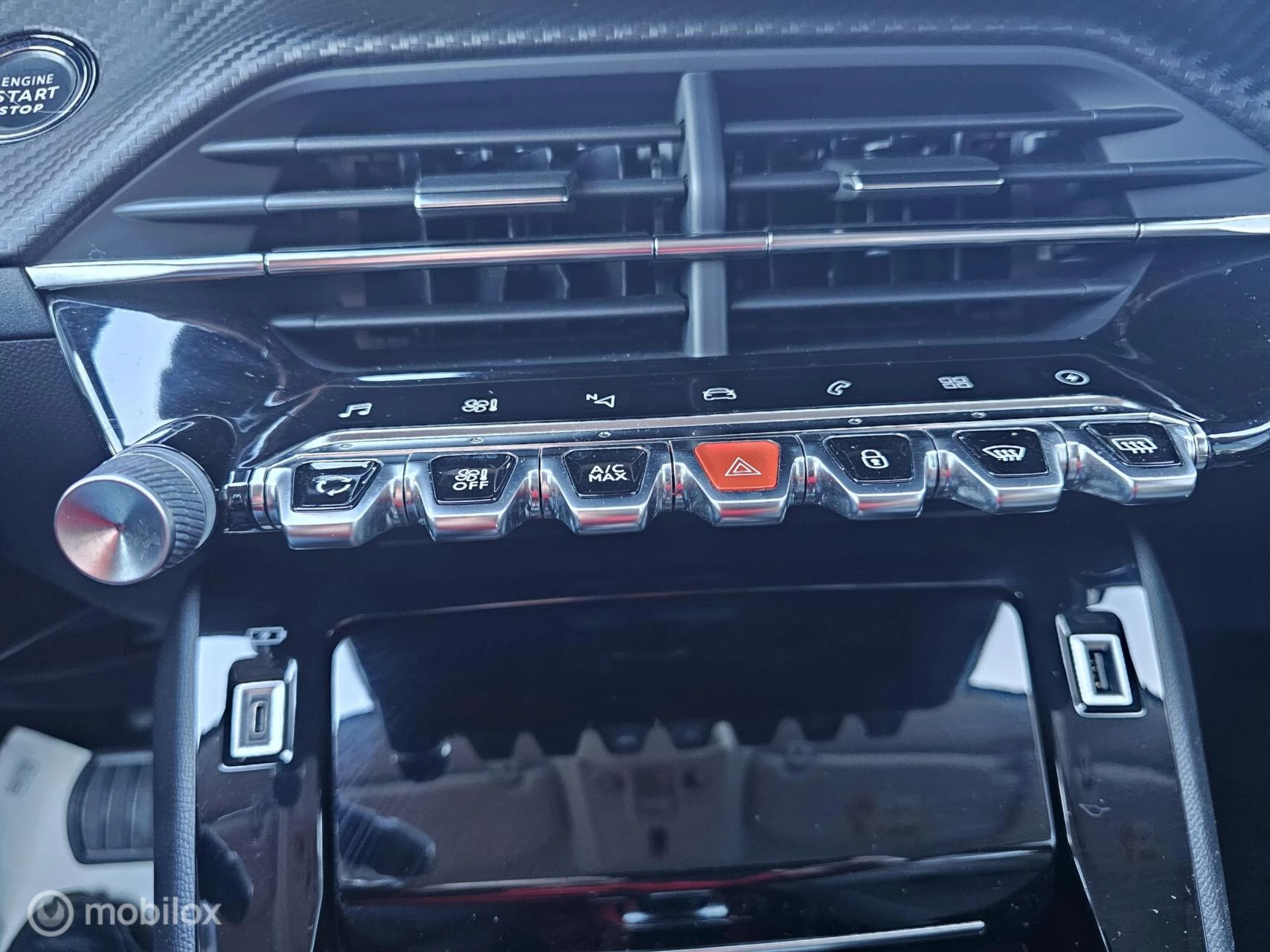 Hoofdafbeelding Peugeot e-208