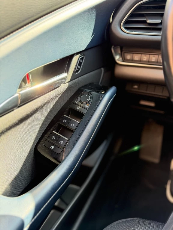 Hoofdafbeelding Mazda CX-30