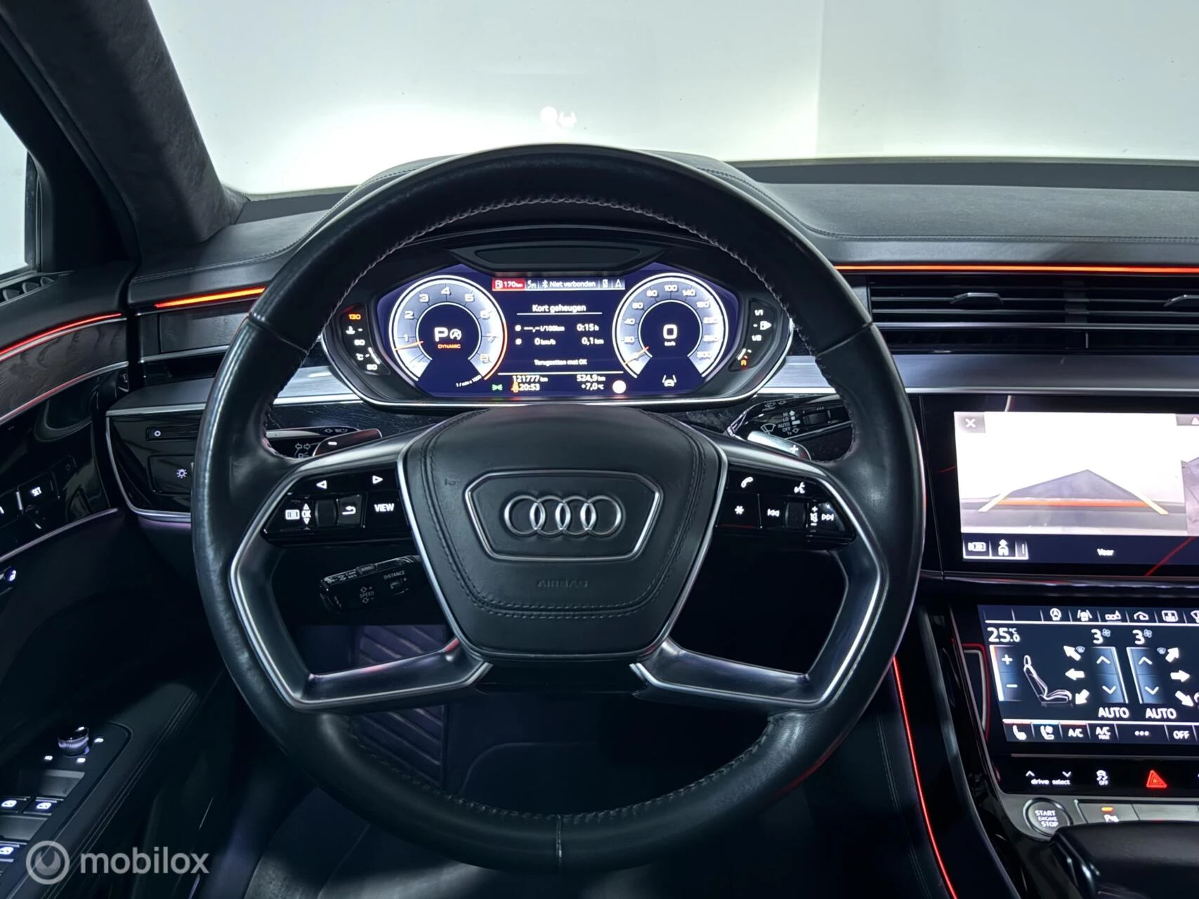 Hoofdafbeelding Audi A8