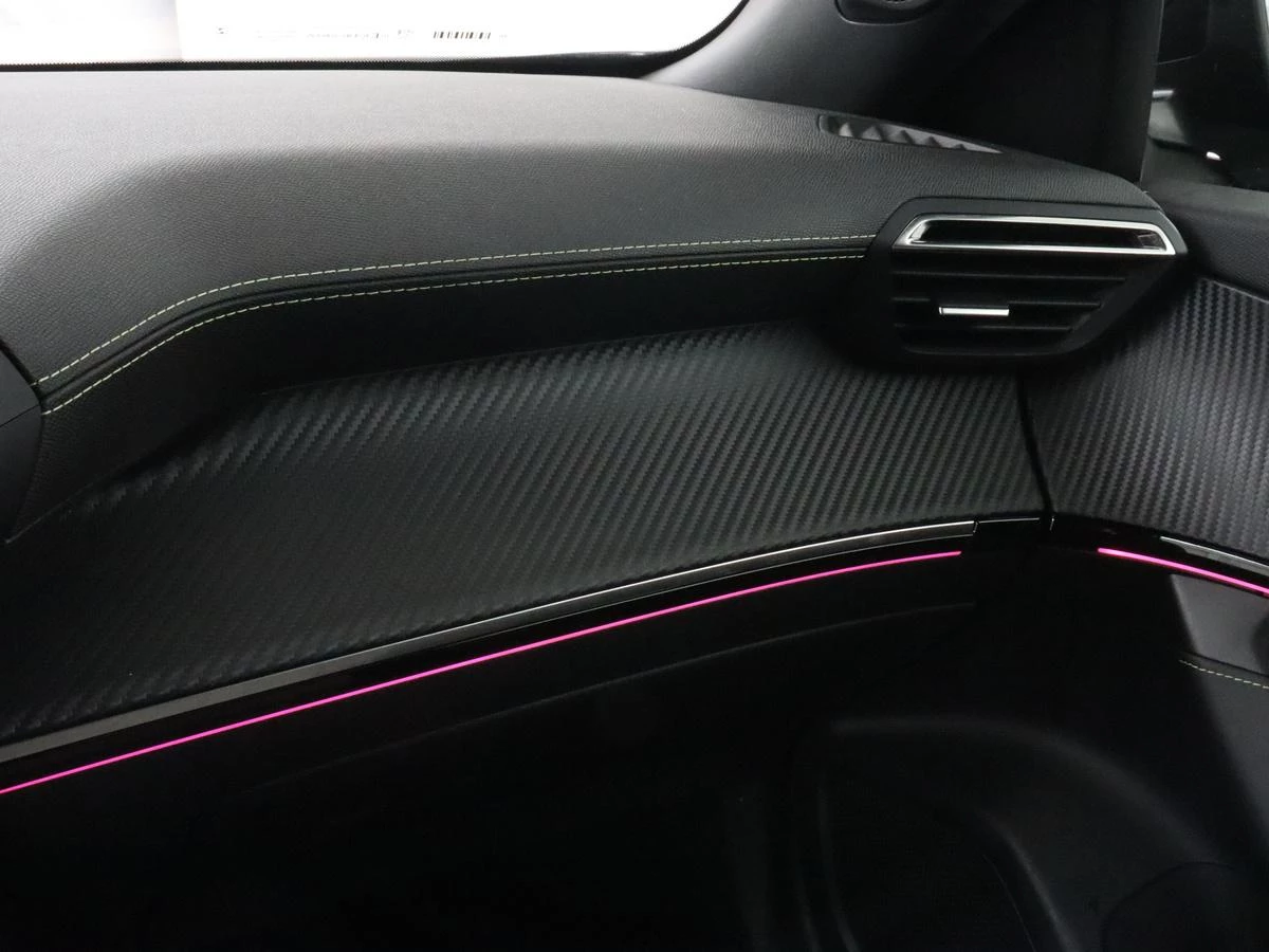 Hoofdafbeelding Peugeot e-2008