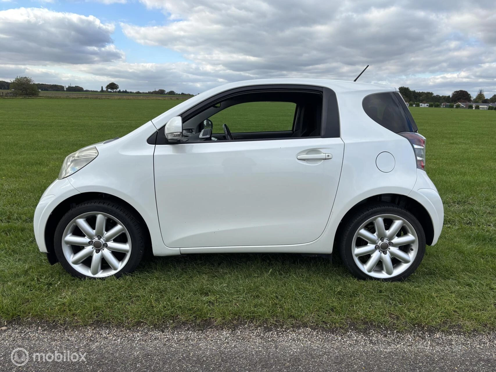 Hoofdafbeelding Toyota iQ