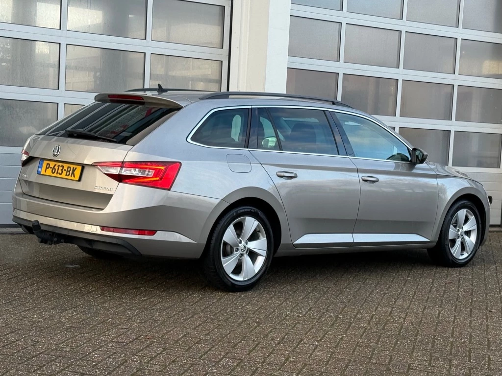 Hoofdafbeelding Škoda Superb