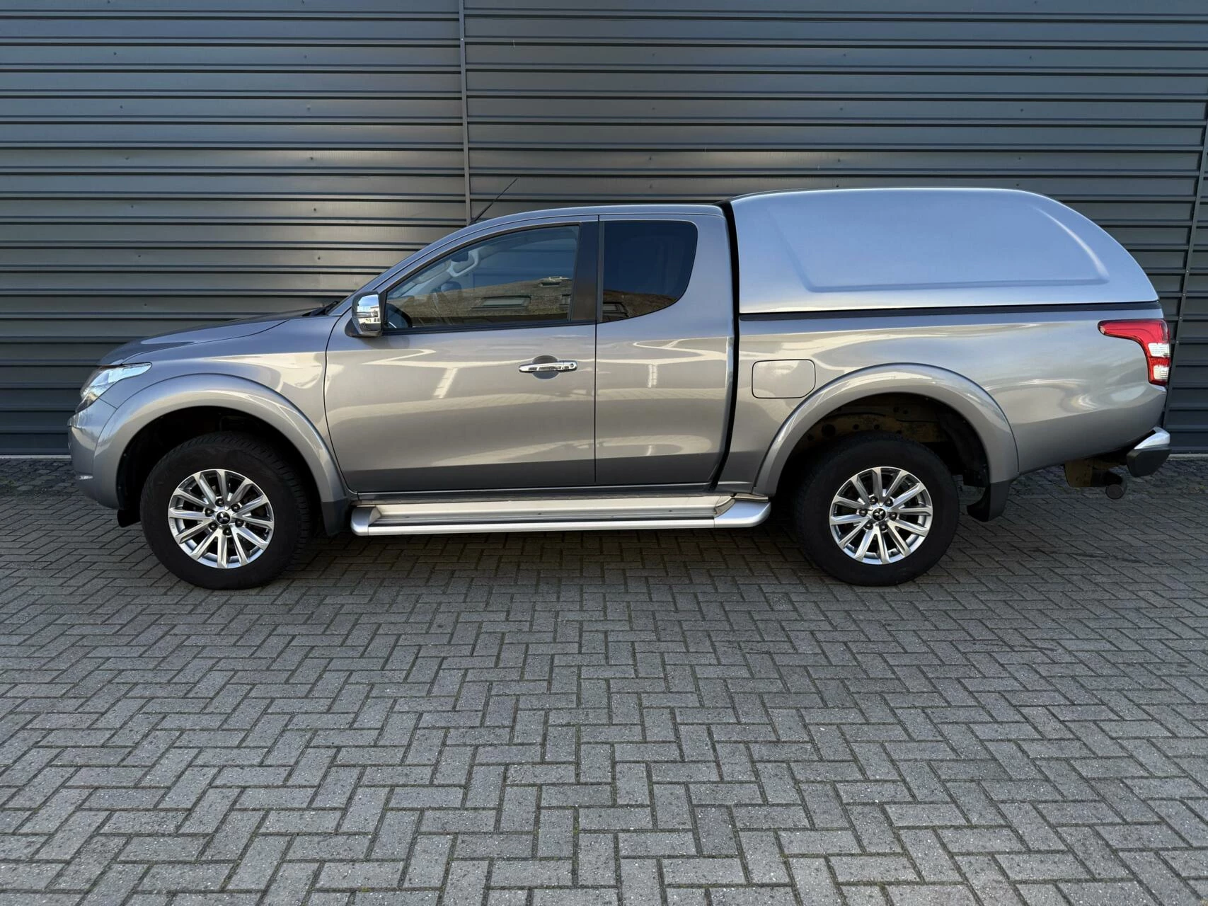 Hoofdafbeelding Mitsubishi L200