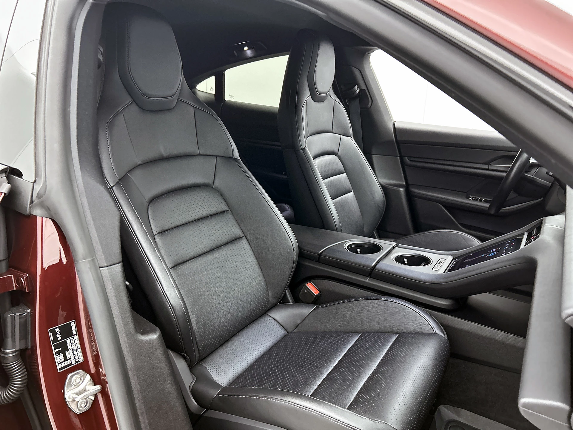 Hoofdafbeelding Porsche Taycan