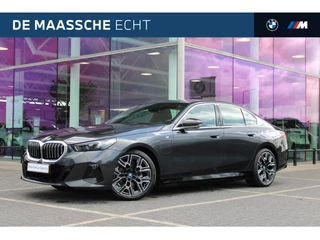 BMW 5 Serie 530e M Sport Automaat / Panoramadak / Parking Assistant Professional / Adaptieve LED / Comfort Access / Stoelventilatie / Stuurverwarming / M Sportonderstel