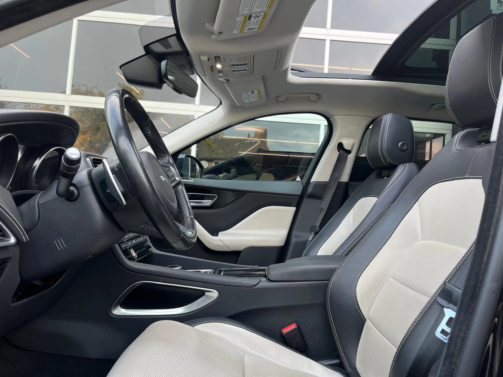 Hoofdafbeelding Jaguar F-PACE