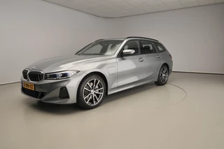 BMW 3 Serie Touring 320e | LED | Leder | HUD | Sportstoelen | Stoelverwarming | Shadow line | DAB | Hifi speakers | Alu 17 inch
