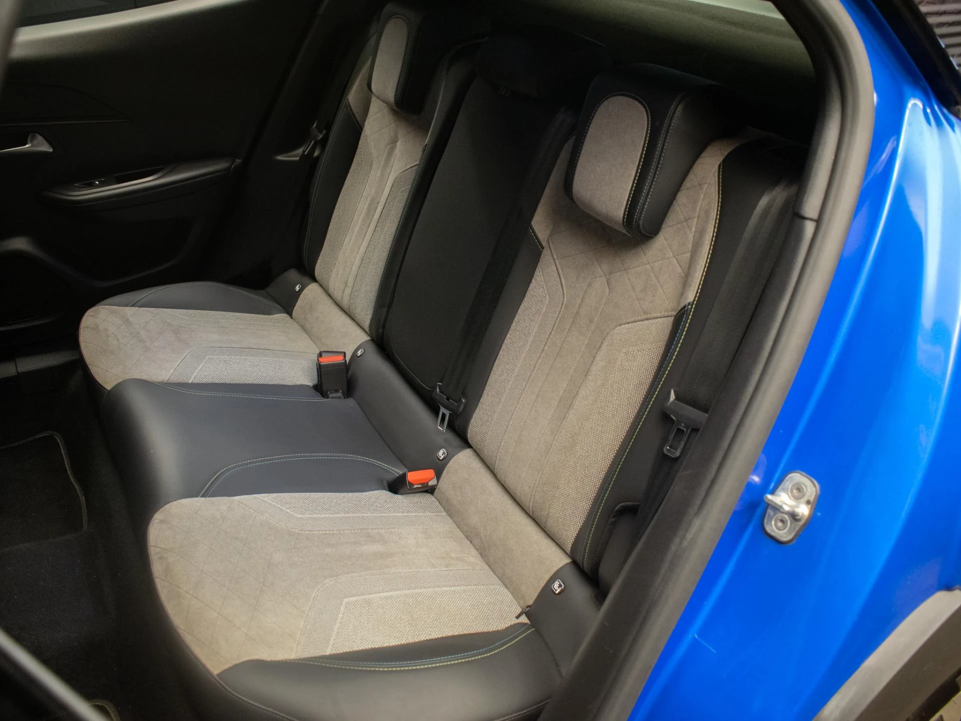 Hoofdafbeelding Peugeot e-2008