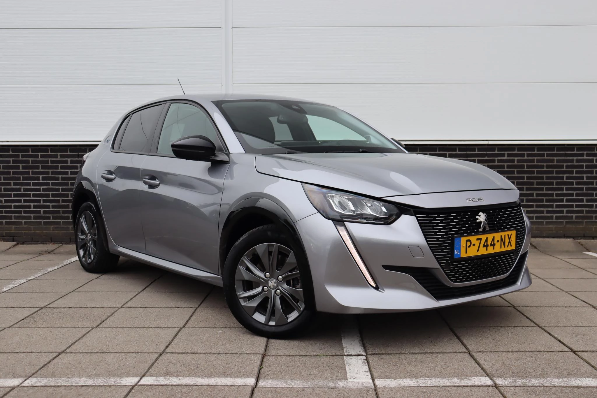 Hoofdafbeelding Peugeot e-208
