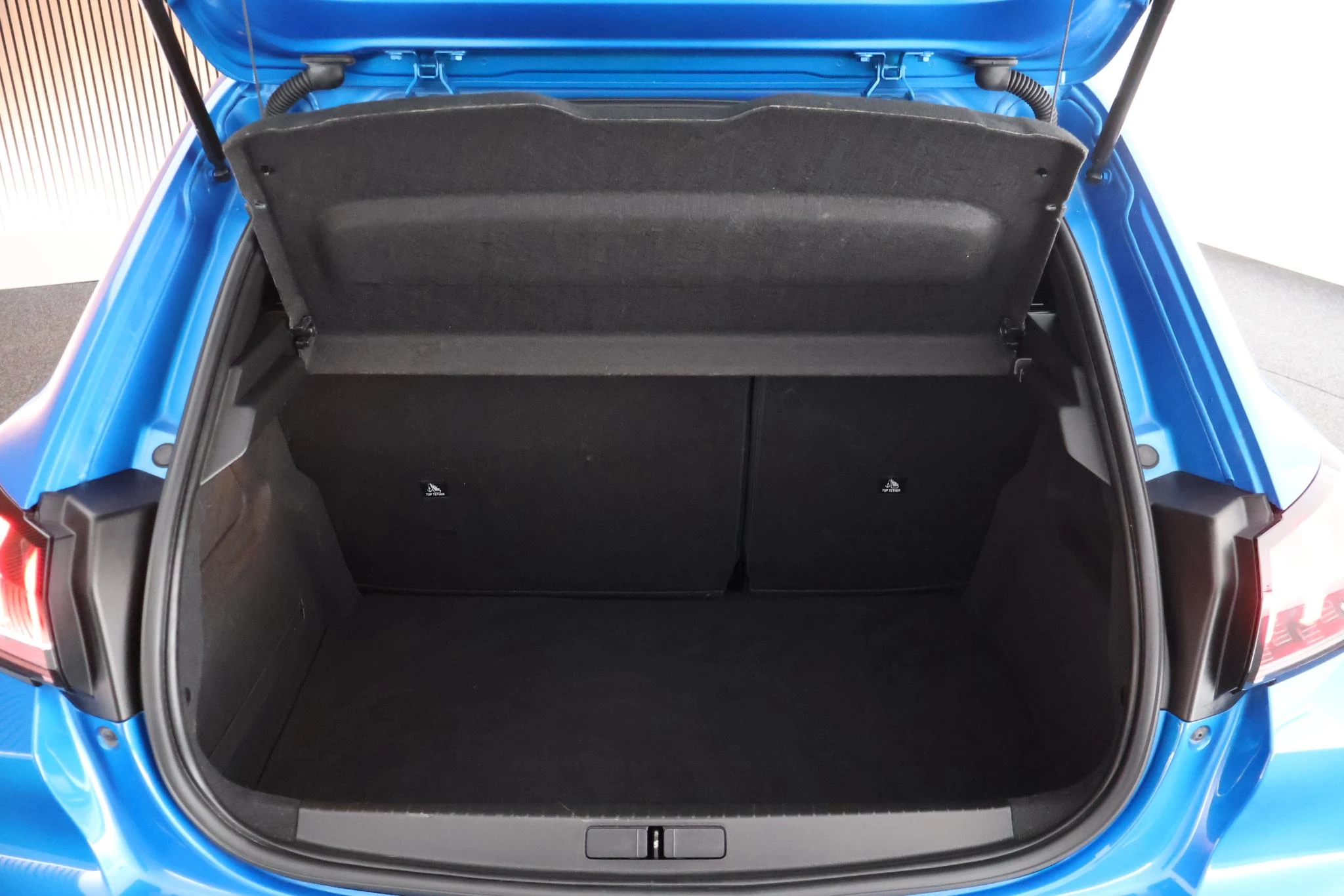 Hoofdafbeelding Peugeot e-208