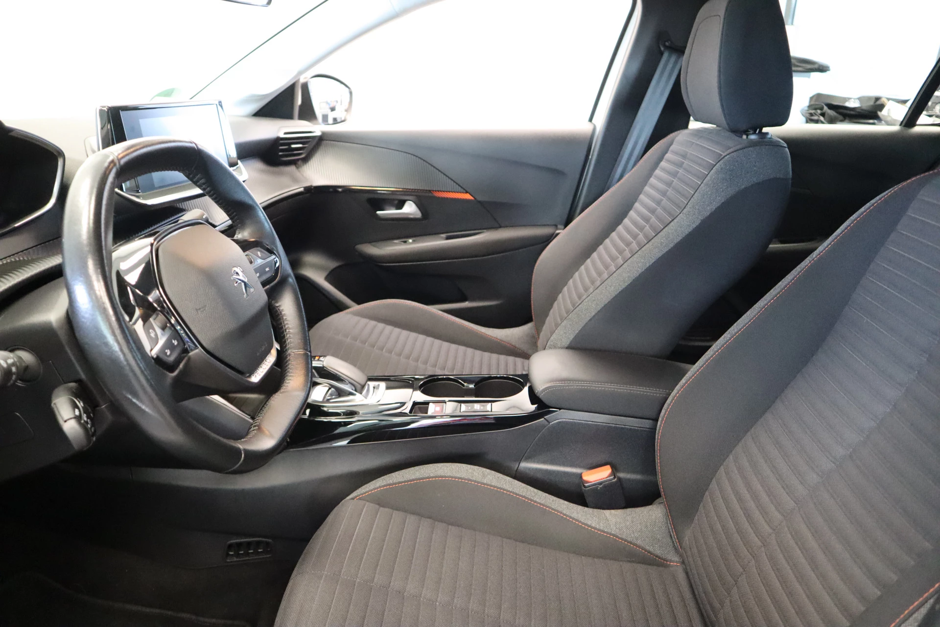 Hoofdafbeelding Peugeot e-208