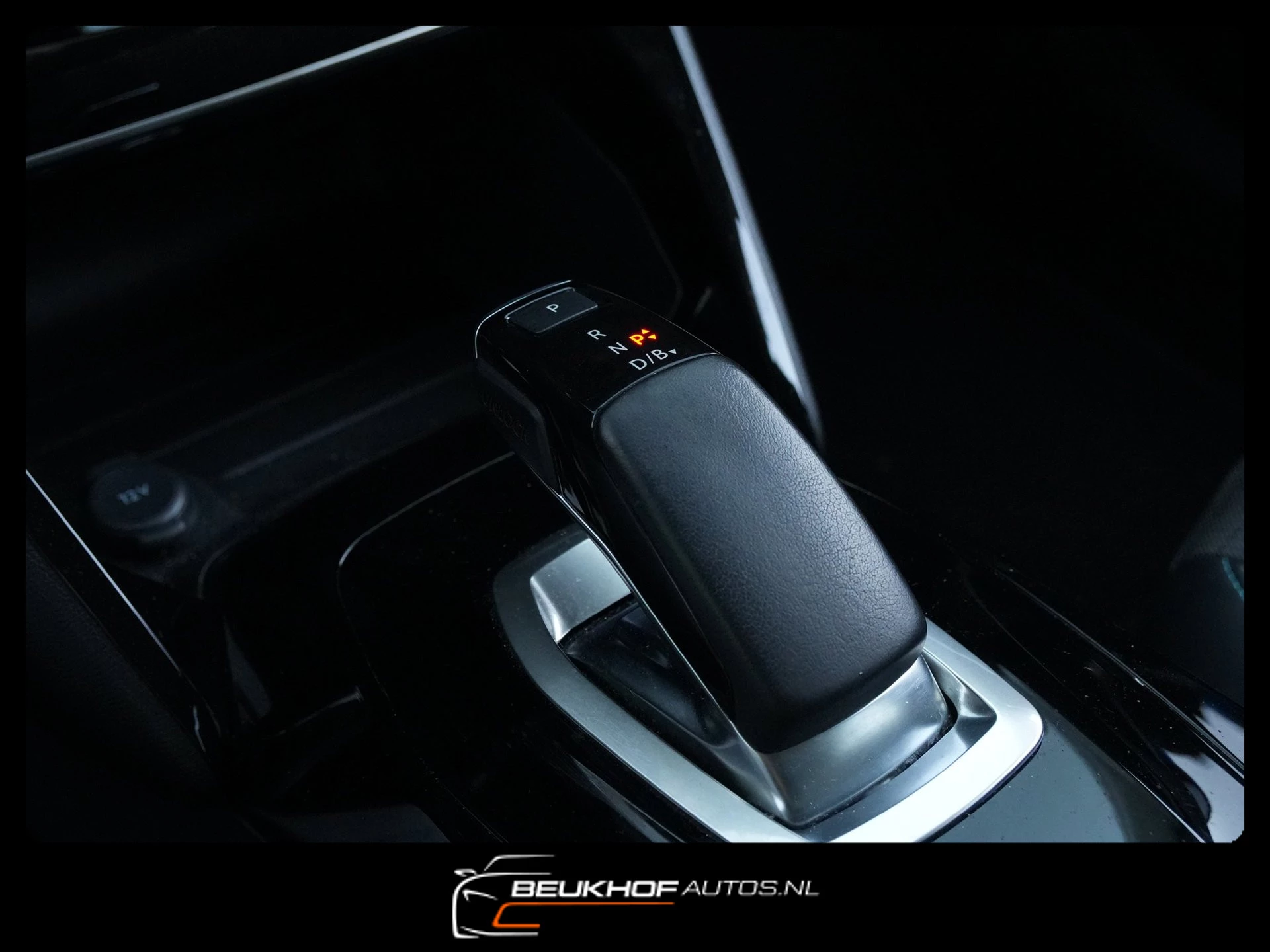 Hoofdafbeelding Peugeot e-2008