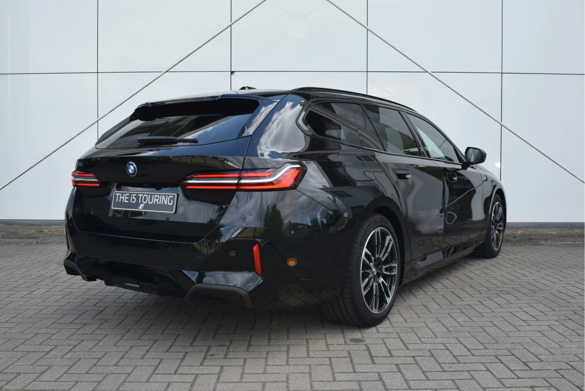 Hoofdafbeelding BMW i5