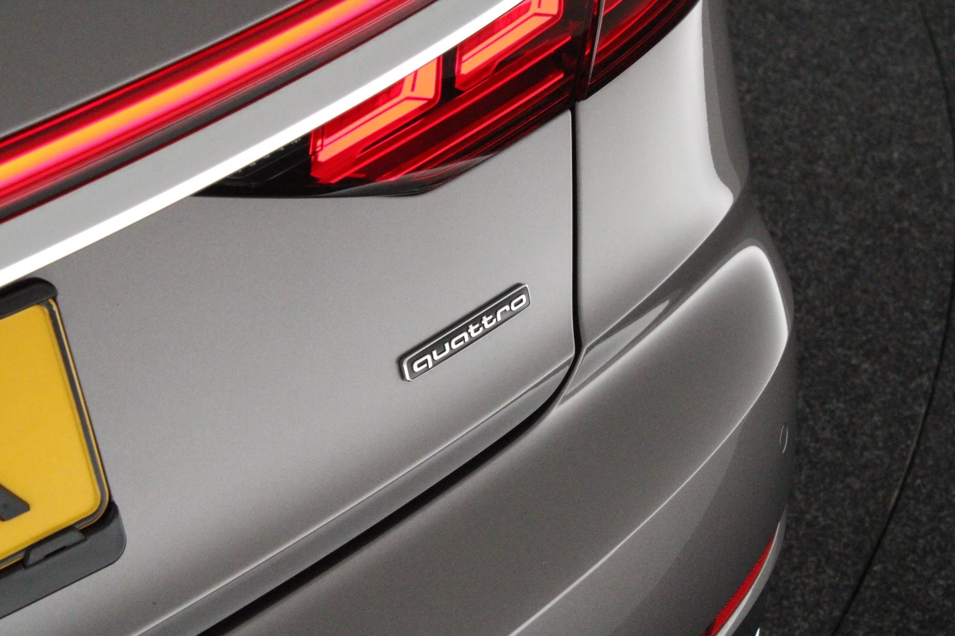 Hoofdafbeelding Audi A8