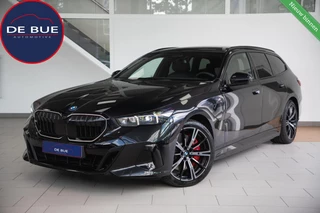 BMW 5-serie Touring 550e xDrive M-Sport Pro|NAP|1ste Eig|BTW Auto|Trekaak|Panoramadak|Bowers & Wilkins|Head-Up|Carbon|Dealer Onderhouden