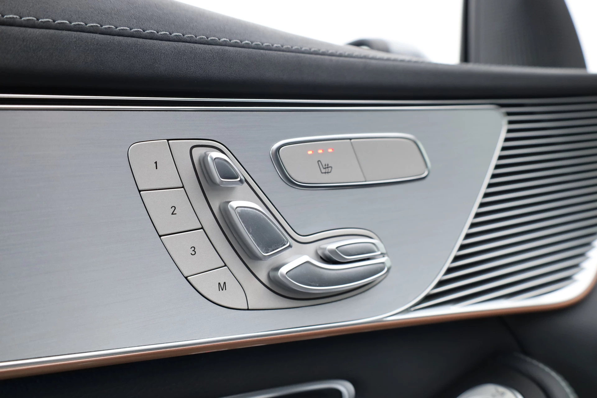 Hoofdafbeelding Mercedes-Benz EQC