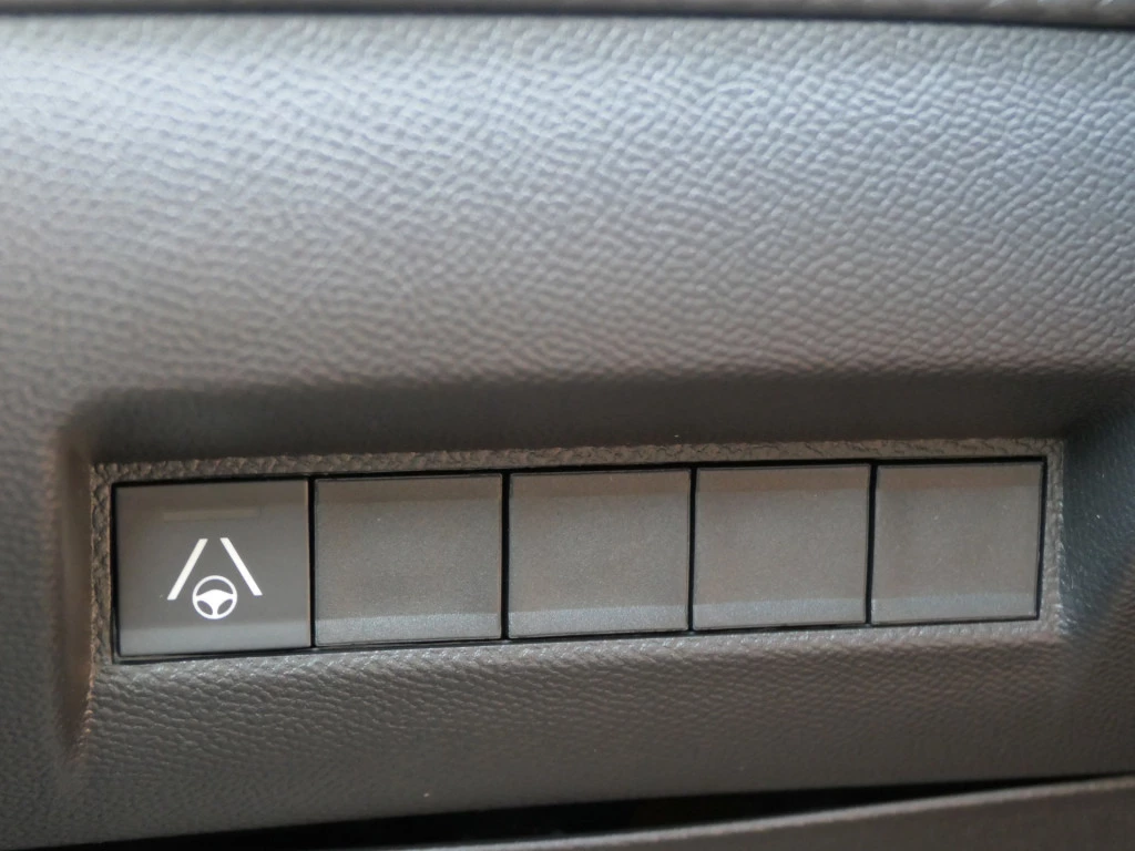 Hoofdafbeelding Peugeot e-2008