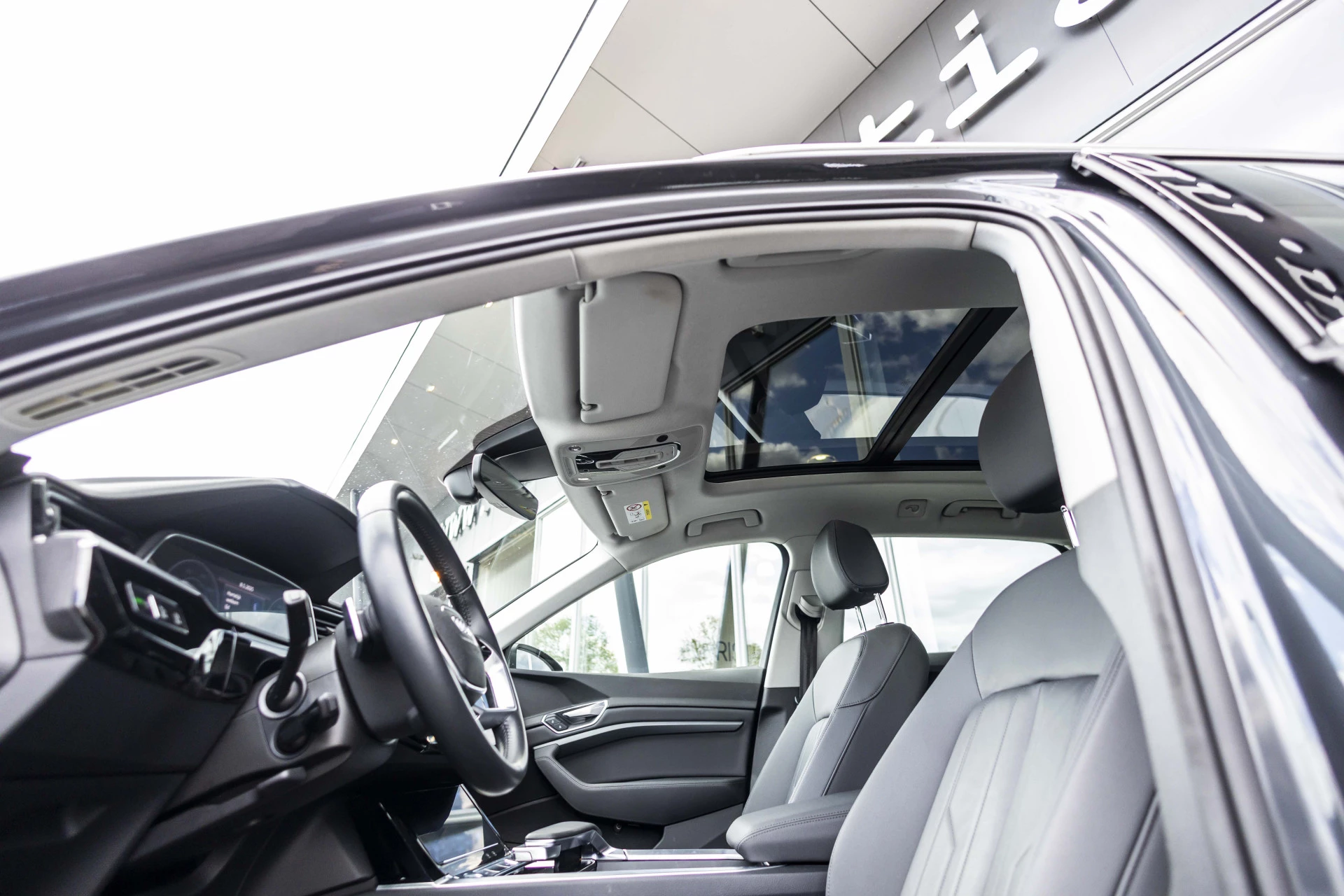 Hoofdafbeelding Audi e-tron
