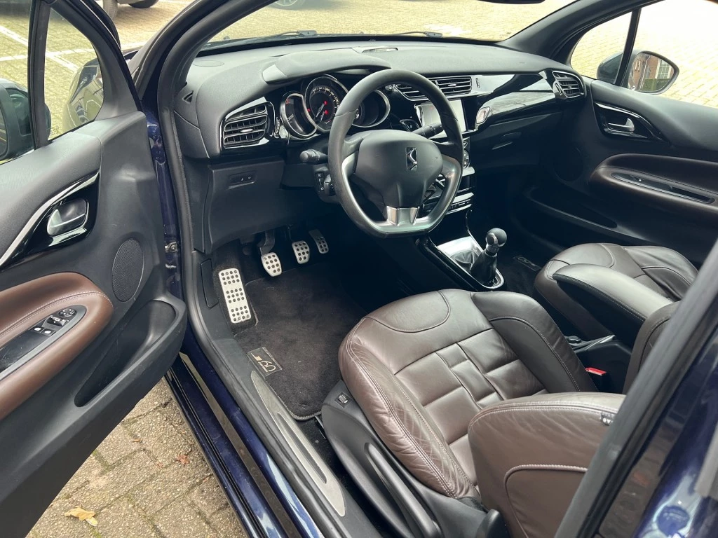 Hoofdafbeelding DS DS 3